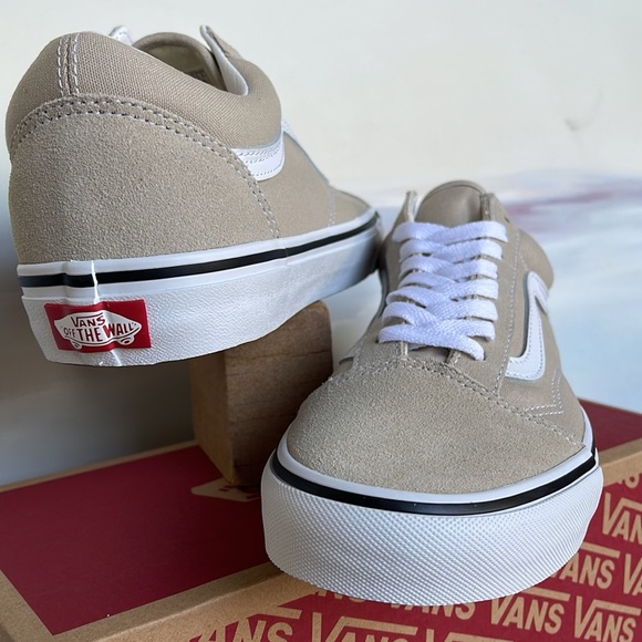 Vans WMNS Old Skool
Color Theory French Oak
VN0005UFBLL
Sneakers - Picture 9 of 16